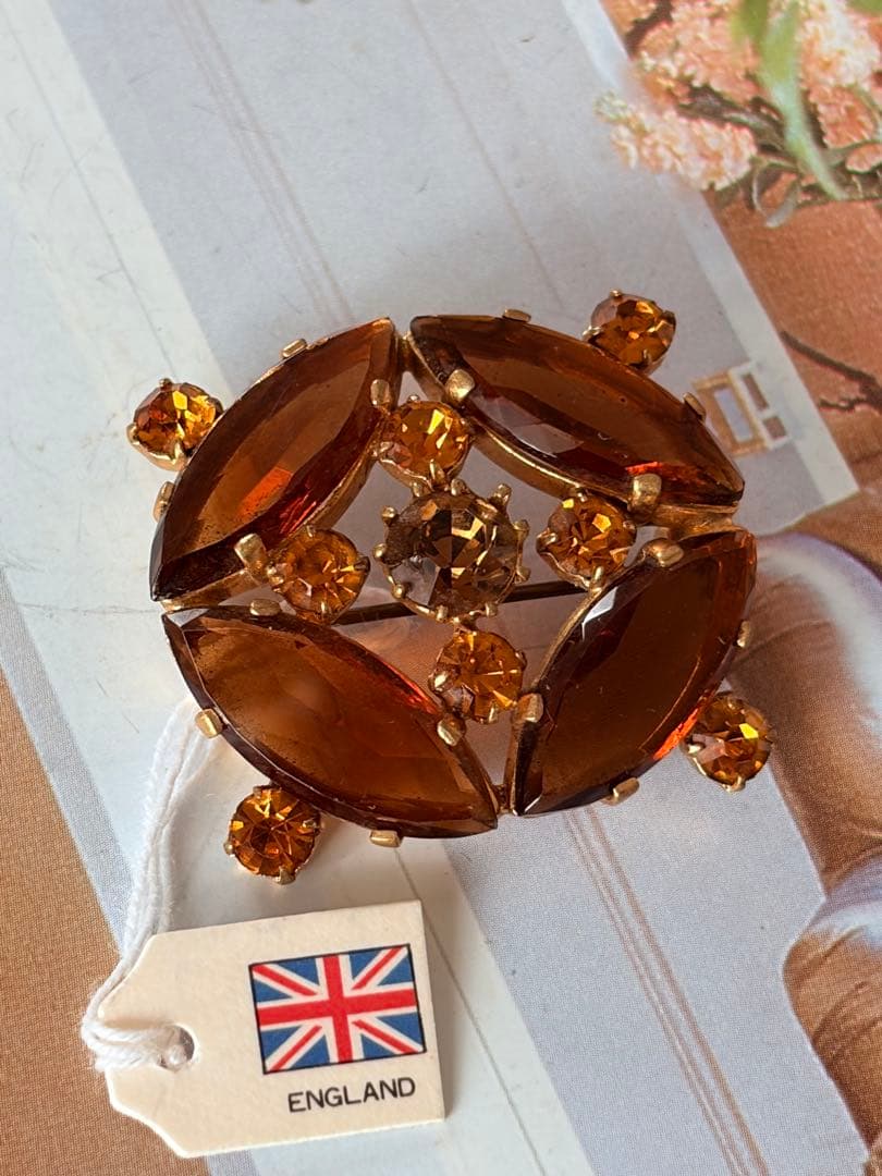 英国ヴィンテージ コニャックアンバーカラーガラス ブローチF217