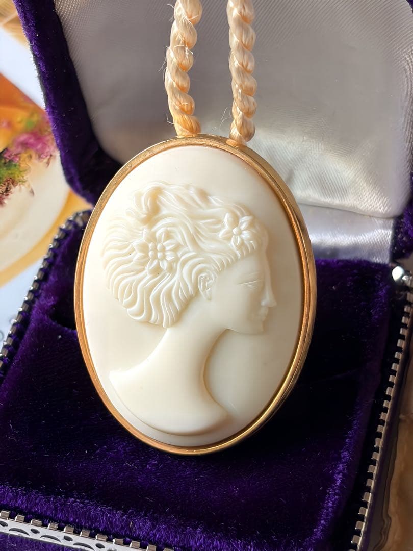 NINA RICCI カメオPerfume PendantヴィンテージH75