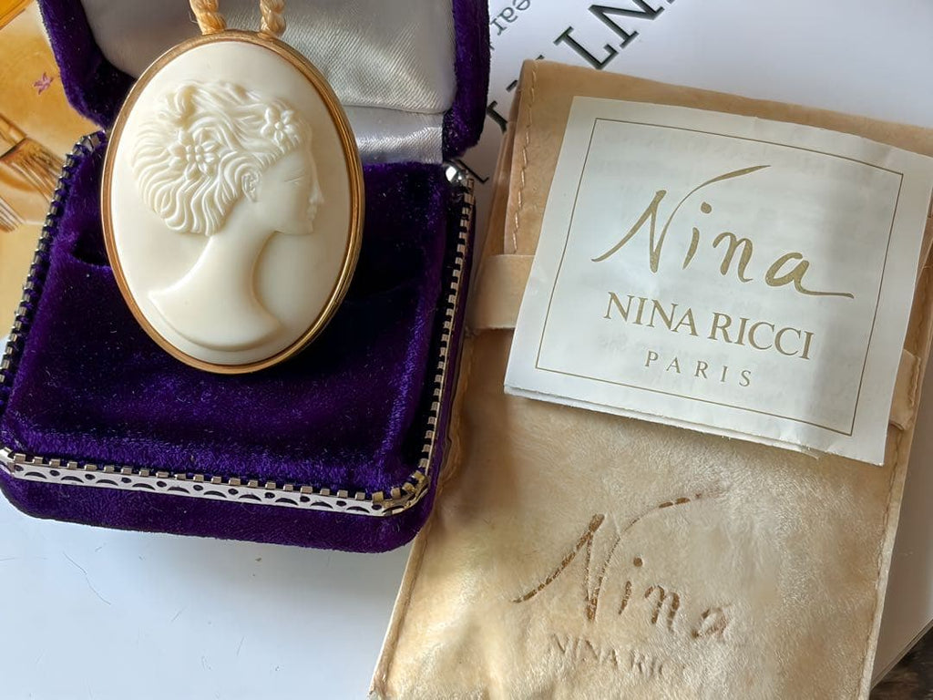 NINA RICCI カメオPerfume PendantヴィンテージH75