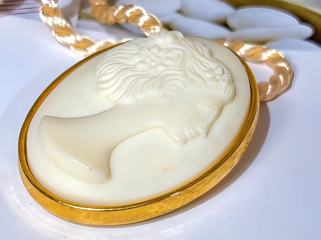 NINA RICCI カメオPerfume PendantヴィンテージH75