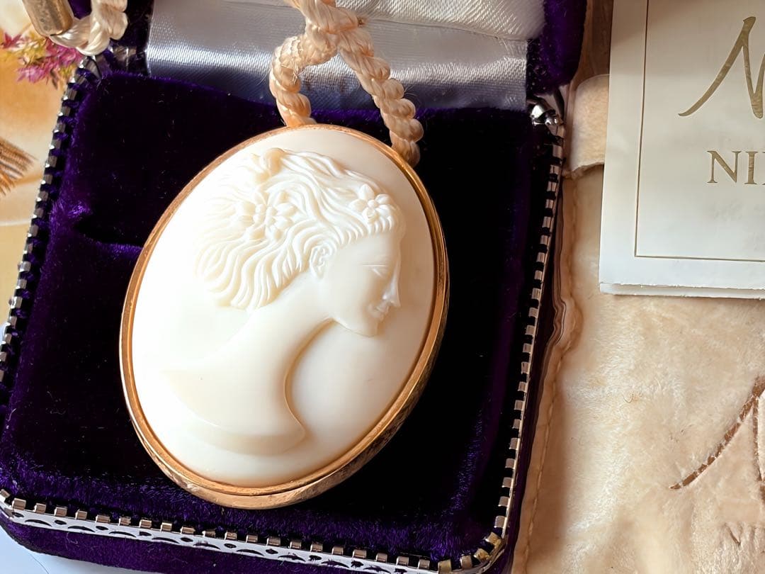NINA RICCI カメオPerfume PendantヴィンテージH75