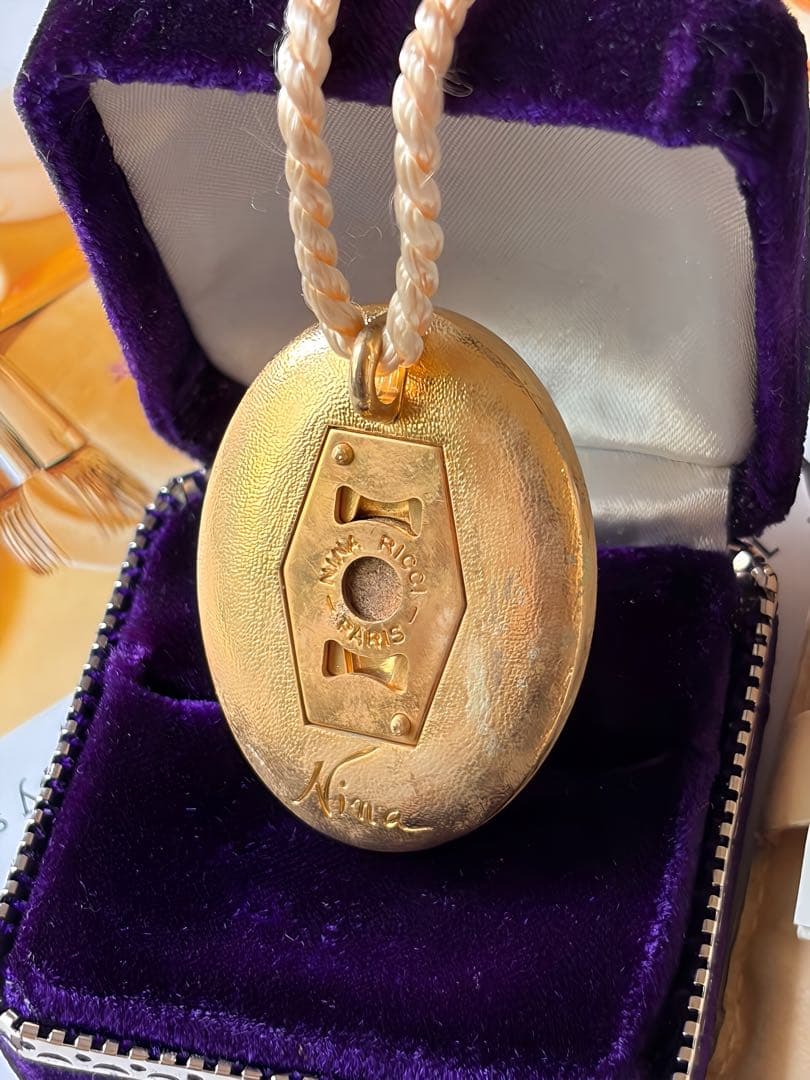 NINA RICCI カメオPerfume PendantヴィンテージH75