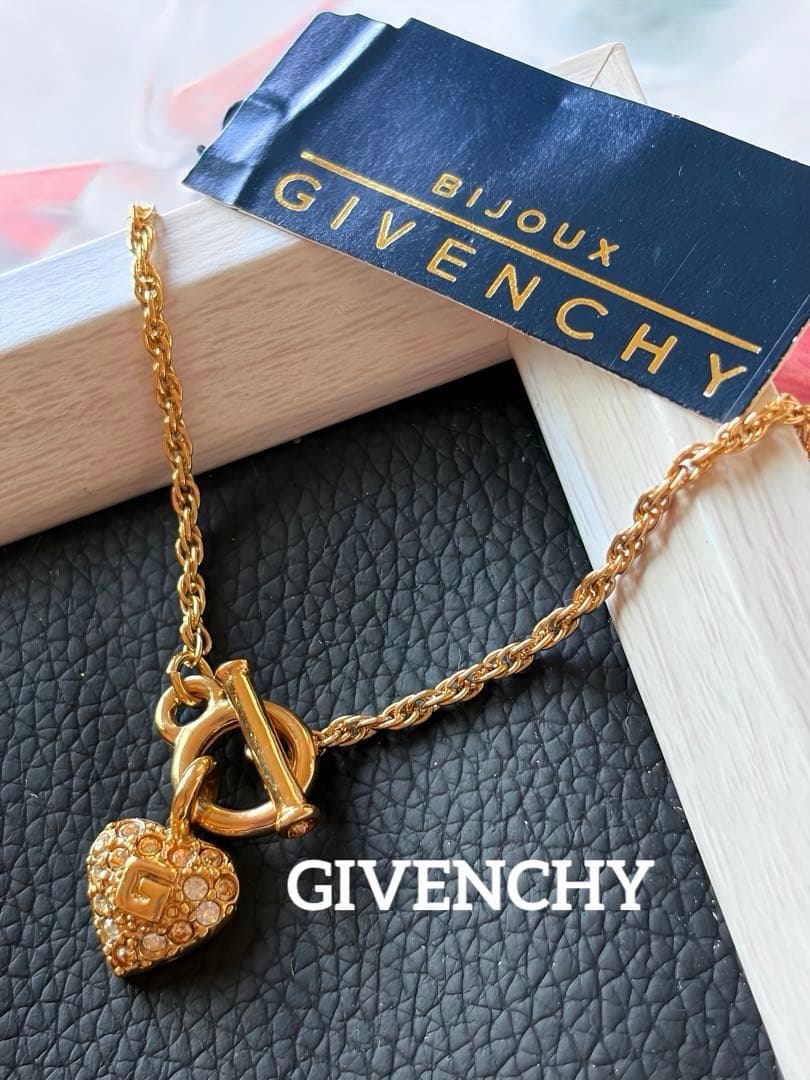 GIVENCHY ハート＆トグル ヴィンテージネックレスタグ付F106